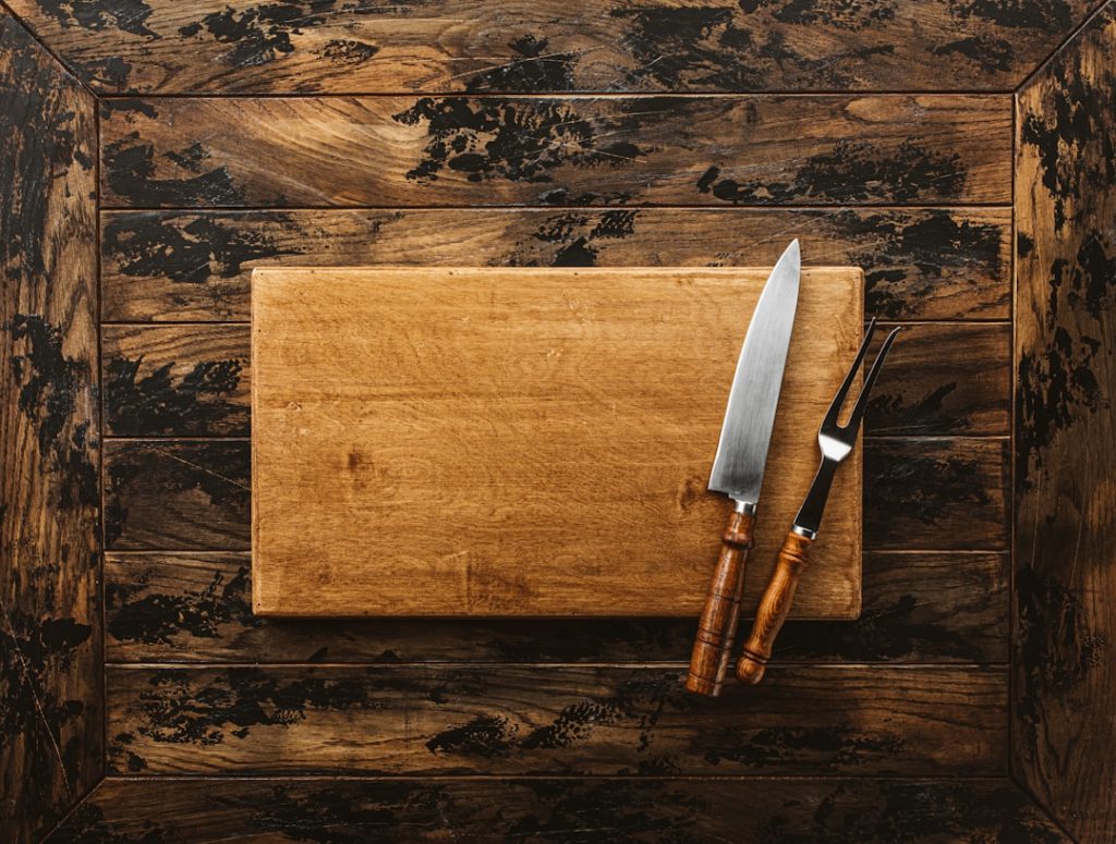 How to Clean a Wooden Cutting Board